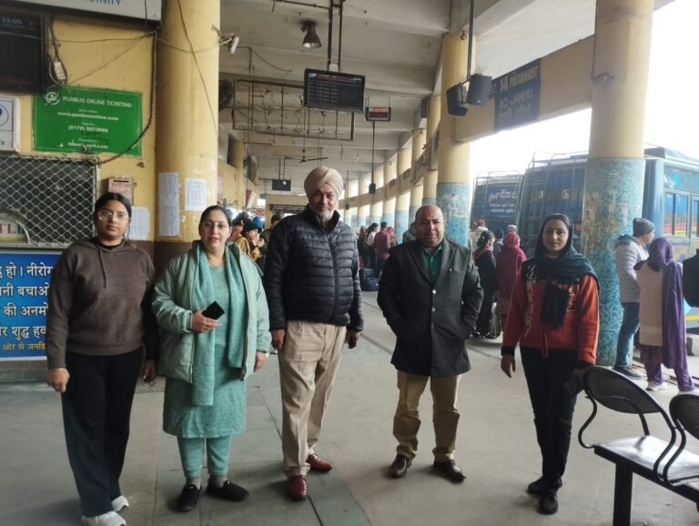 ਬਾਲ ਭਿੱਖਿਆ ਰੋਕੂ ਟਾਸਕ ਫੋਰਸ ਵਲੋਂ ਛਾਪੇਮਾਰੀ ……ਲੋਕਾਂ ਨੂੰ ਬੱਚਿਆਂ ਦੇ ਅਧਿਕਾਰਾਂ, ਸਿੱਖਿਆ ਦੀ ਮਹੱਤਤਾ ਤੇ ਬੱਚਿਆਂ ਨਾਲ ਹੋ ਰਹੇ ਅਪਰਾਧਾਂ ਬਾਰੇ ਵੀ ਕੀਤਾ ਜਾਗਰੂਕ