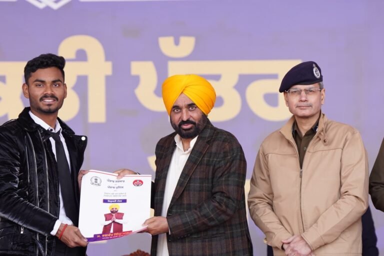 ਭਗਵੰਤ ਮਾਨ ਸਰਕਾਰ ਨੇ ਨਵਾਂ ਮਾਪਦੰਡ ਕੀਤਾ ਸਥਾਪਤ, 16 ਮਾਰਚ, 2022 ਤੋਂ ਔਸਤਨ ਰੋਜ਼ਾਨਾ 45 ਨੌਜਵਾਨਾਂ ਨੂੰ ਸਰਕਾਰੀ ਨੌਕਰੀਆਂ ਪ੍ਰਦਾਨ ਕੀਤੀਆਂ
