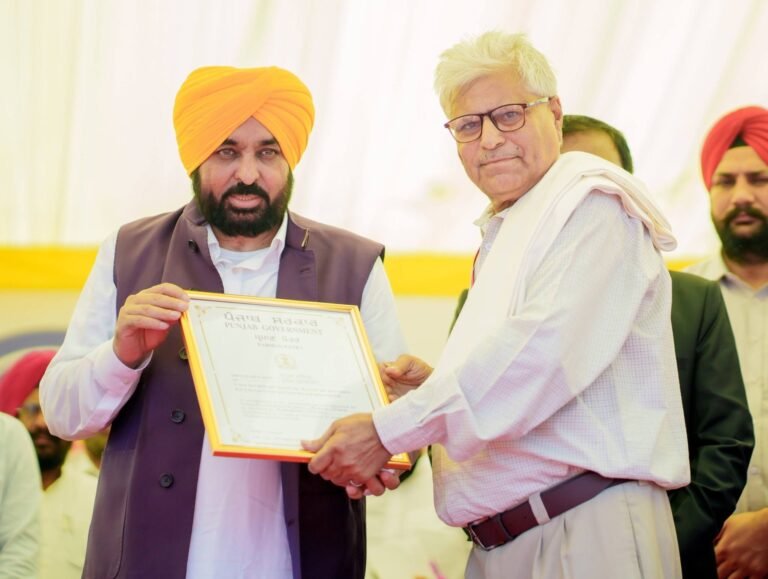 ਸੀਨੀਅਰ ਪੱਤਰਕਾਰ ਮੇਹਰ ਮਲਿਕ ਨੂੰ ਪੱਤਰਕਾਰਿਤਾ ਅਤੇ ਲੇਖਨ ਵਿੱਚ ਯੋਗਦਾਨ ਲਈ ਸਟੇਟ ਅਵਾਰਡ